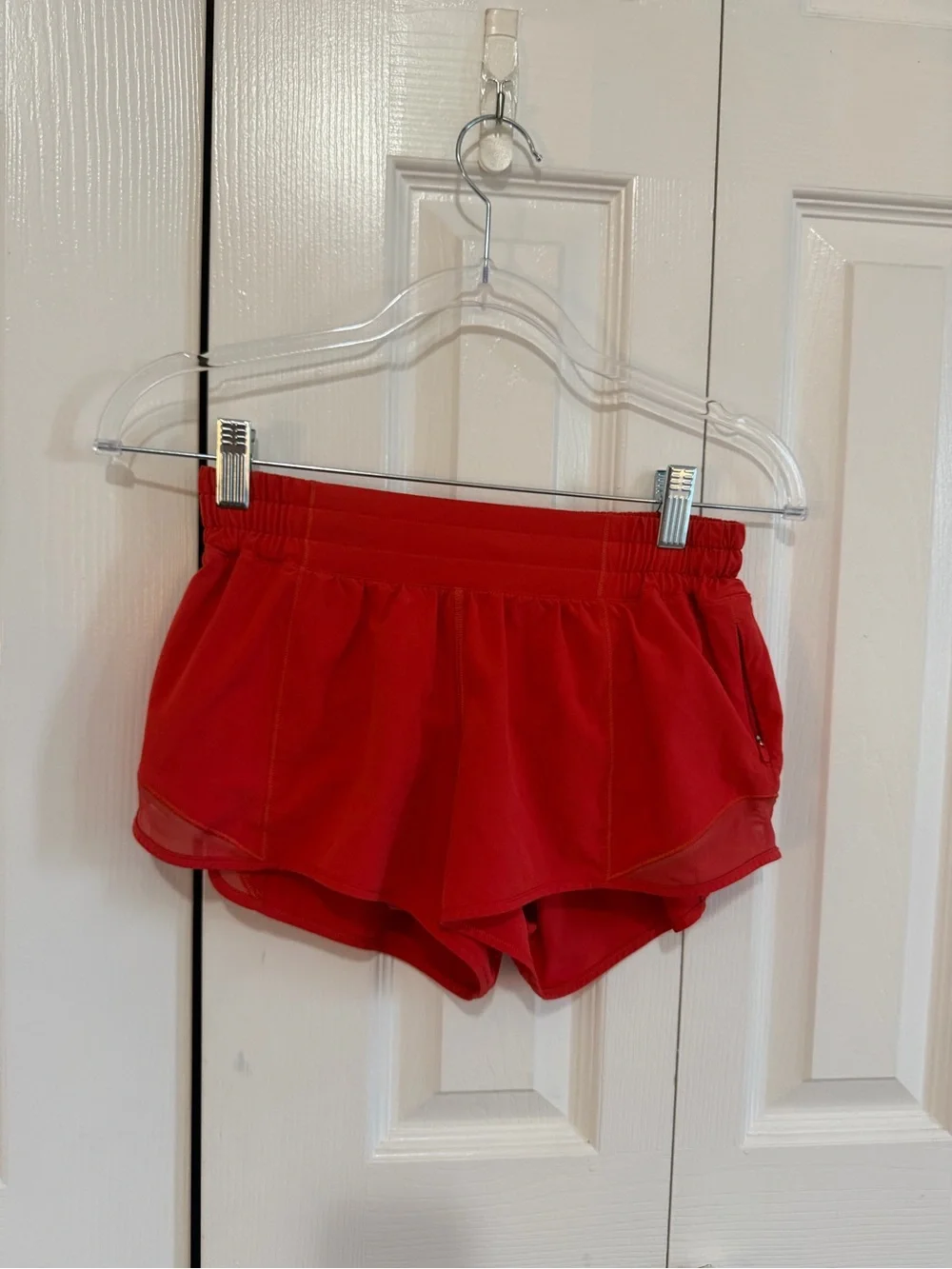 Lululemon Hotty Hot Low-Rise Lined Short 2.5